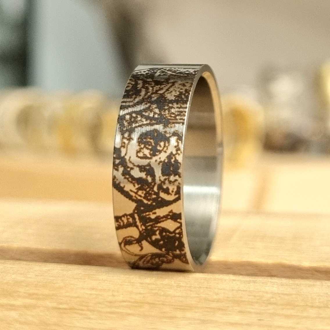 Addon aus Titan „Die Unterschiedlichen“ - Grösse 58