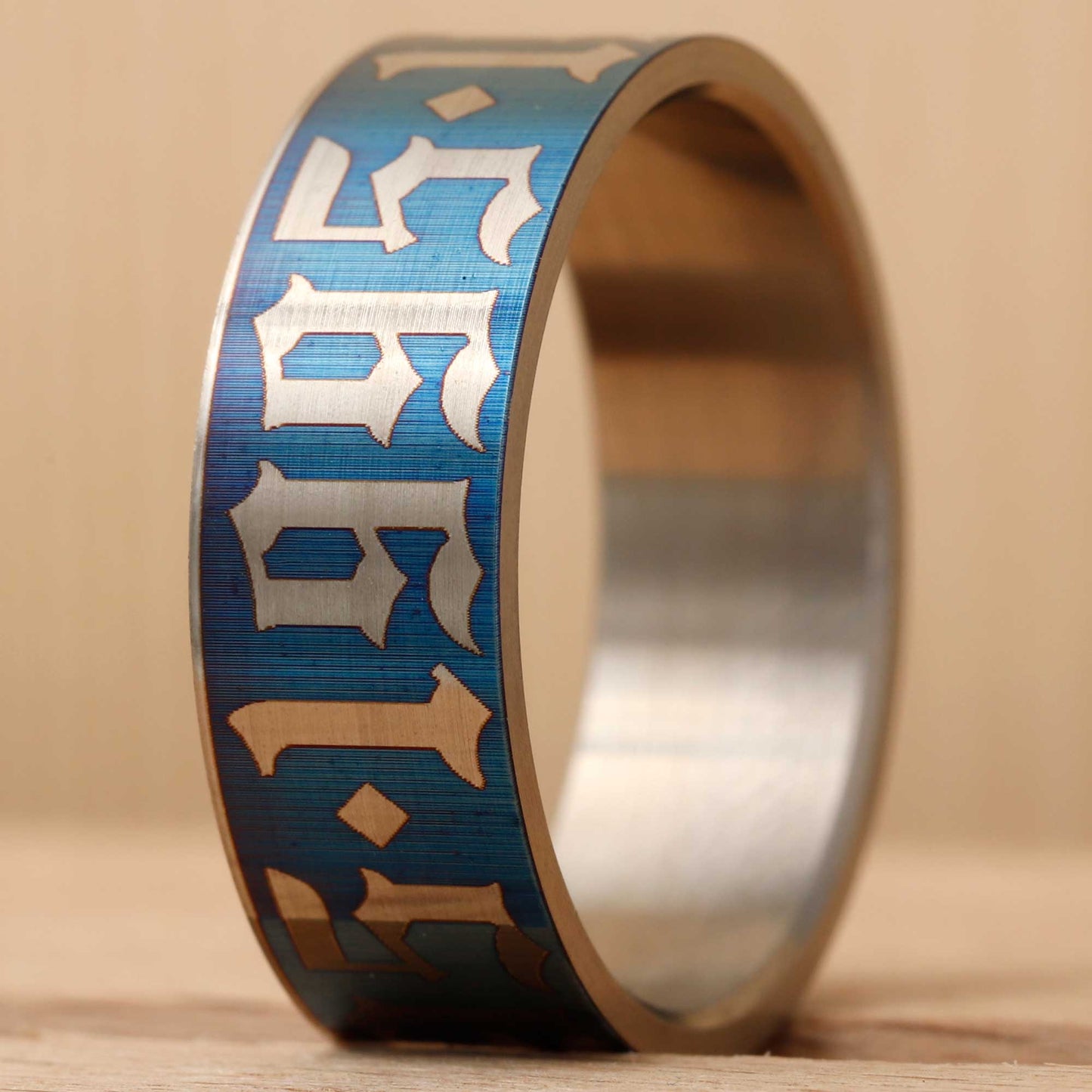 Addon aus Titan "Unterschiedlich" 62 - Grösse 56