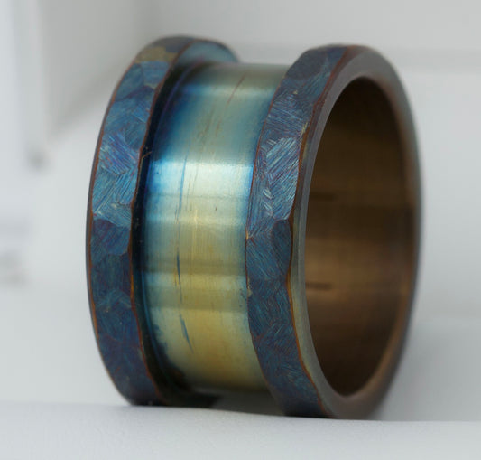 Bague (base large) "différente" paillettes bleu violet - Taille 58