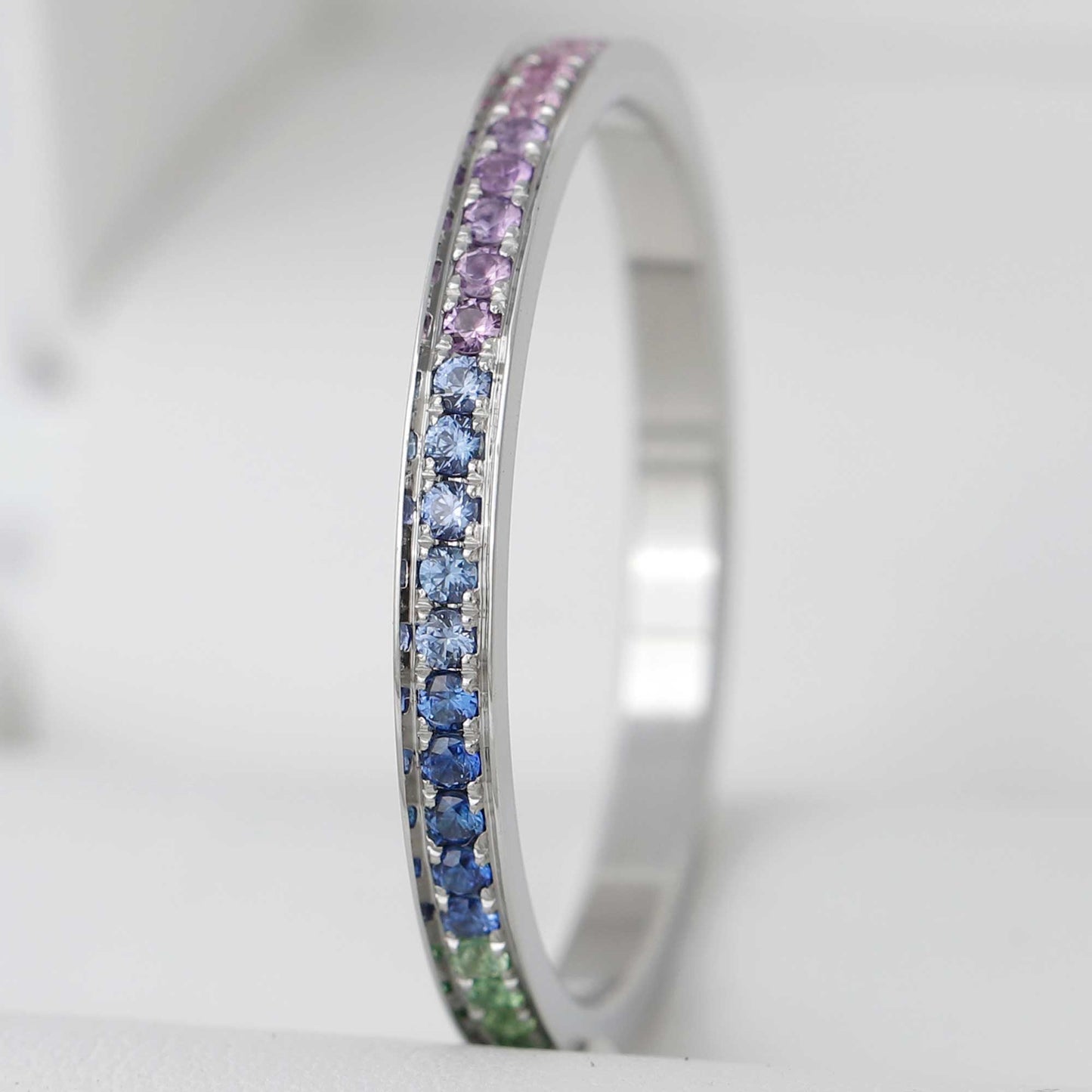 Addon medium acier entièrement serti de saphirs arc-en-ciel 1.3 mm taille 60 - Seconde main