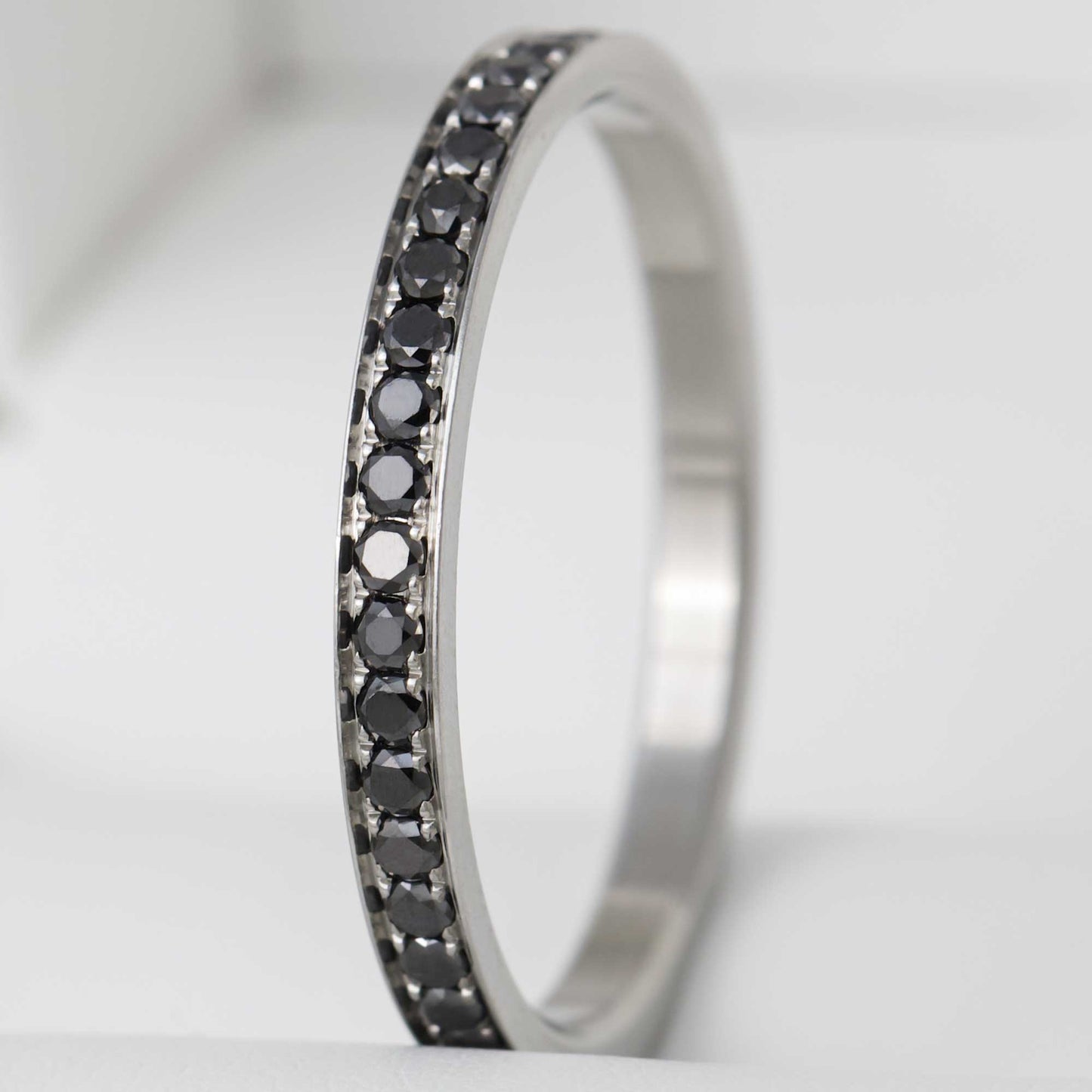 Addon medium acier entièrement serti de diamants noirs 1.6 mm taille 60 - Seconde main