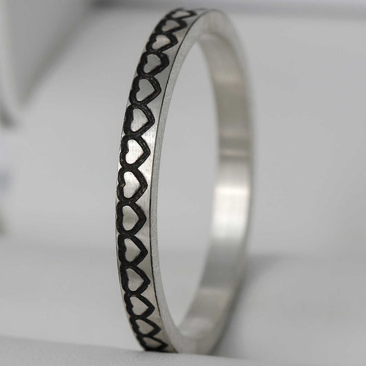 Anneau fin (Addon medium) en argent "coeurs" 60 - Seconde main