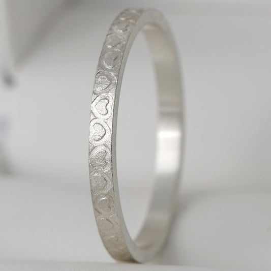 Anneau fin (addon medium) en argent "coeurs" taille 64 - Seconde main
