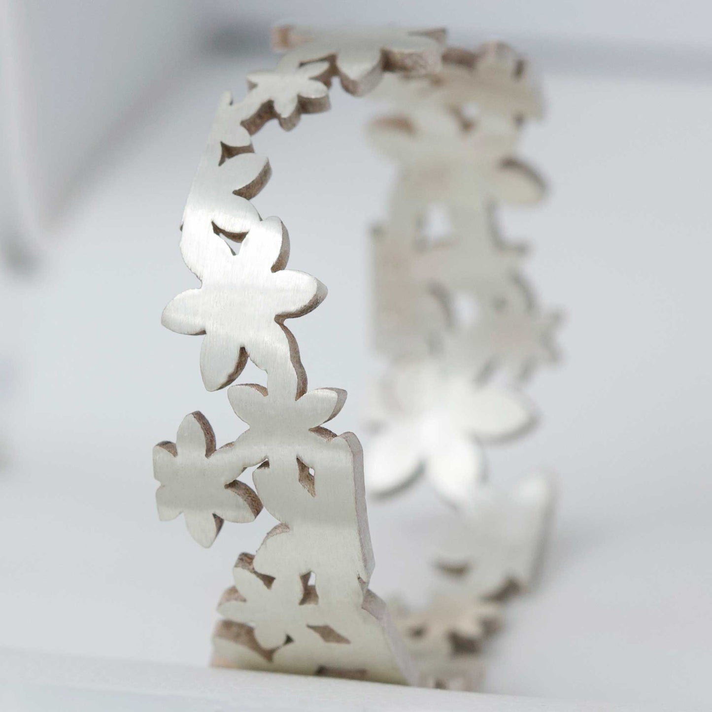 Addon en argent 3D "Fleurs d'Arlequin" taille 56 - Seconde main