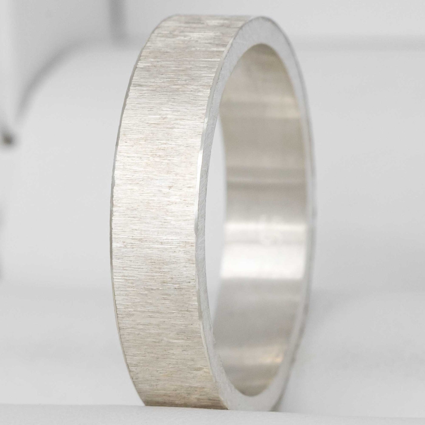 Anneau (Addon deux tiers) en argent froissé taille 56 - Seconde main