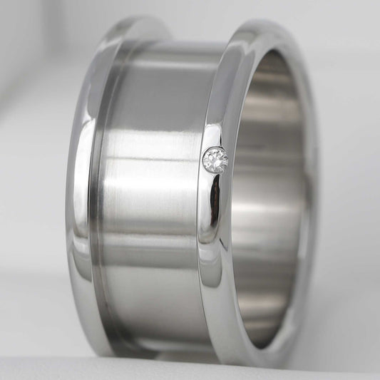 base small (11mm) arrondie polie sertie de 1 diamant  taille 60- Seconde main