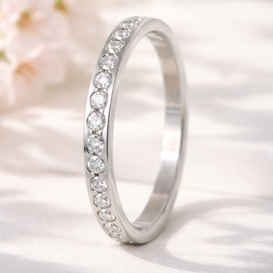 Anneau fin (addon medium) en acier serti de 17 diamants 1.6mm taille 56 - Seconde main