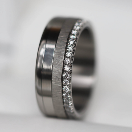 bague (base) extra small sertie entièrement sur un côté de diamants blancs 1.6mm taille 64 - Seconde main