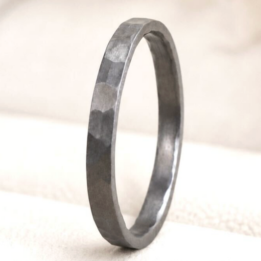 Anneau fin (medium) en Tantale martelé - Taille 64 - Seconde main